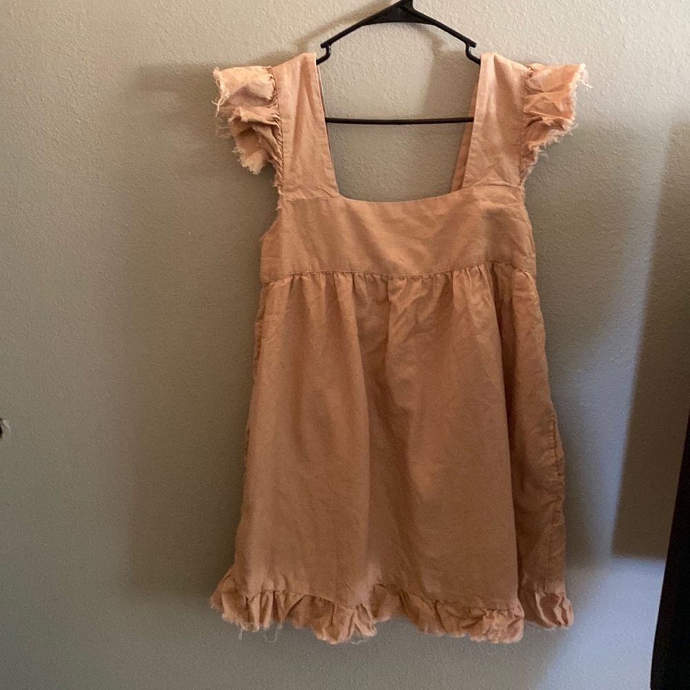 super cute rag doll dress with pockets!
